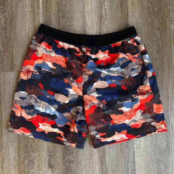 Fabletics The Fundamental Shorts - size Large - Picture 1 of 2